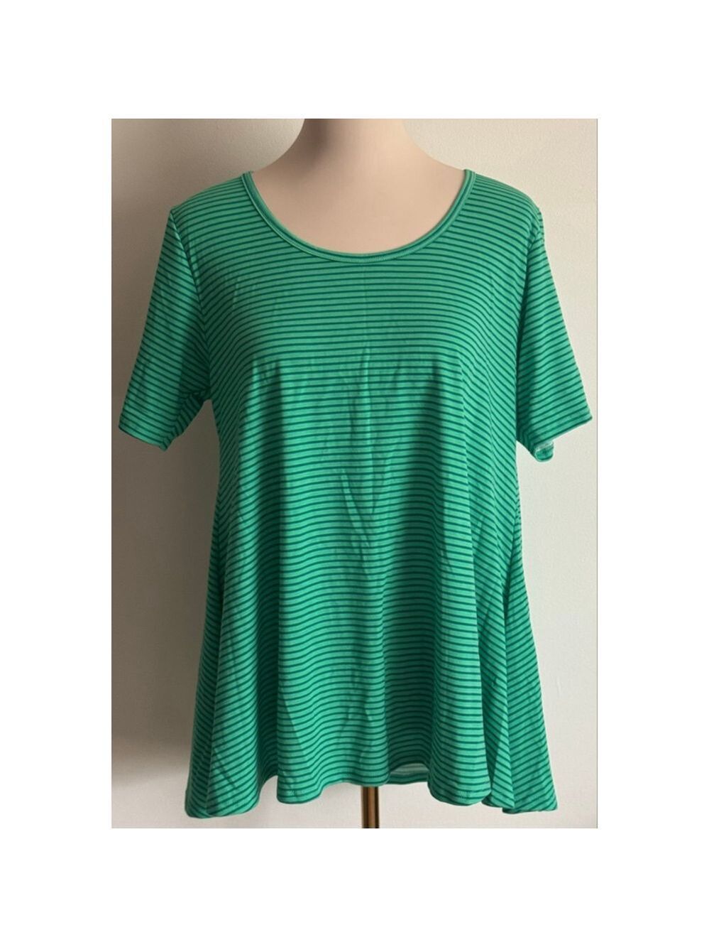 Women's LuLaRoe Green Striped Short Sleeve Tee M